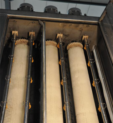 Dây chuyền sản xuất kính cách nhiệt thẳng đứng Robot chiết rót và ép khí với hệ thống Ai 3