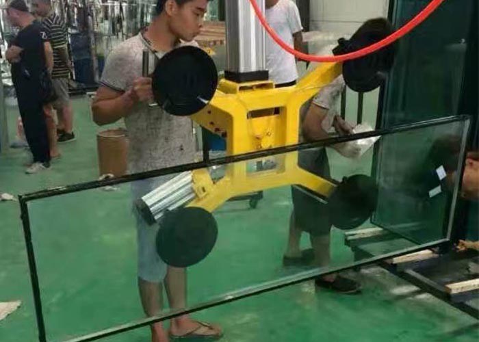 Dây chuyền sản xuất kính cách điện 1000KG nâng cẩu và cần cẩu kính với bốn ống hút
