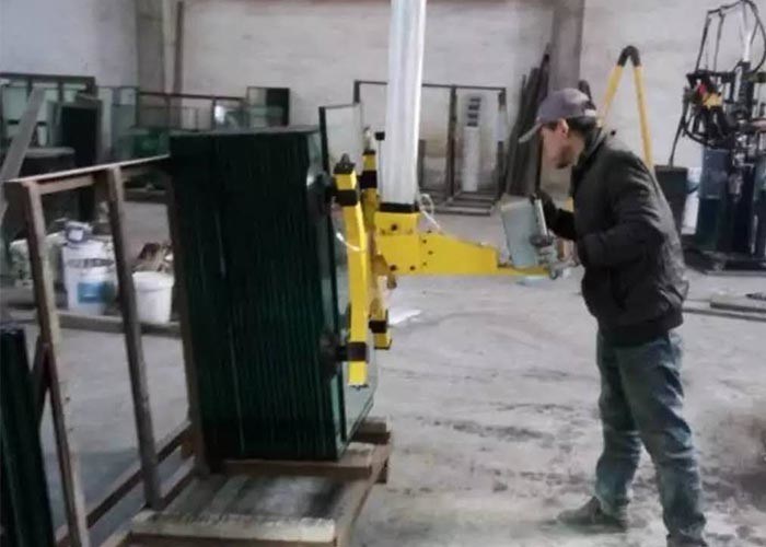 Nâng cẩu dây chuyền sản xuất kính cách nhiệt 800KG và cẩu kính với bốn mút