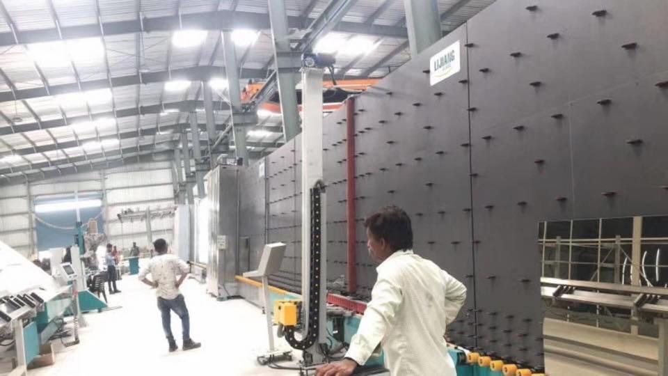 Máy mài cạnh kính E thấp tự động để xóa phim Low E