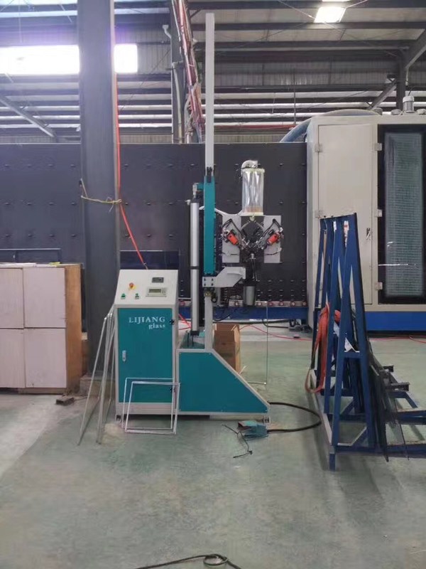 Máy làm đầy chất hút ẩm tự động đạt được các hành động khoan lỗ tự động trong các khung Spacer