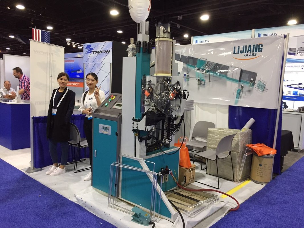 Máy hút ẩm có thể tự động đạt được các hành động khoan lỗ tự động trong các khung đệm