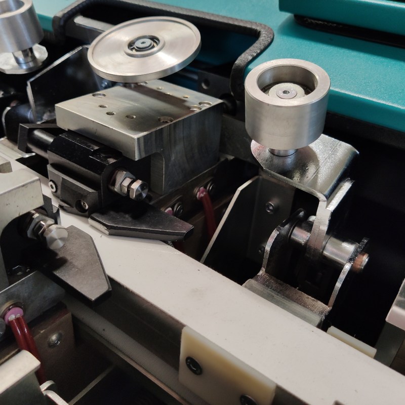 Máy chiết rót phân tử hút ẩm tự động cho thanh đệm và cán dải nhôm thủy tinh cách nhiệt