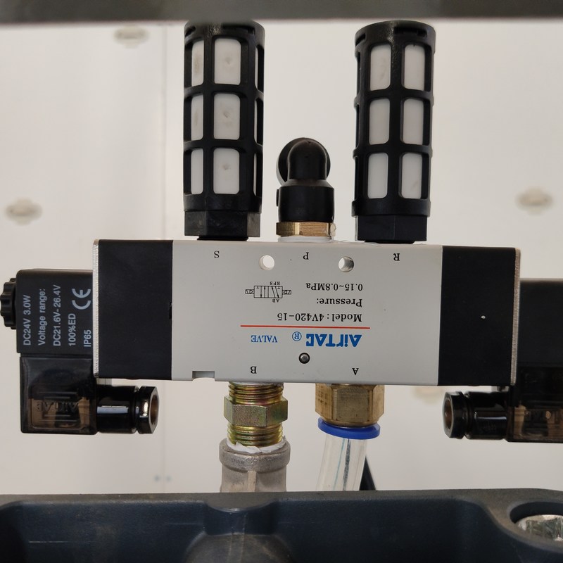 Kính cách nhiệt CE Dây chuyền sản xuất kính tráng men kép W24mm với robot niêm phong