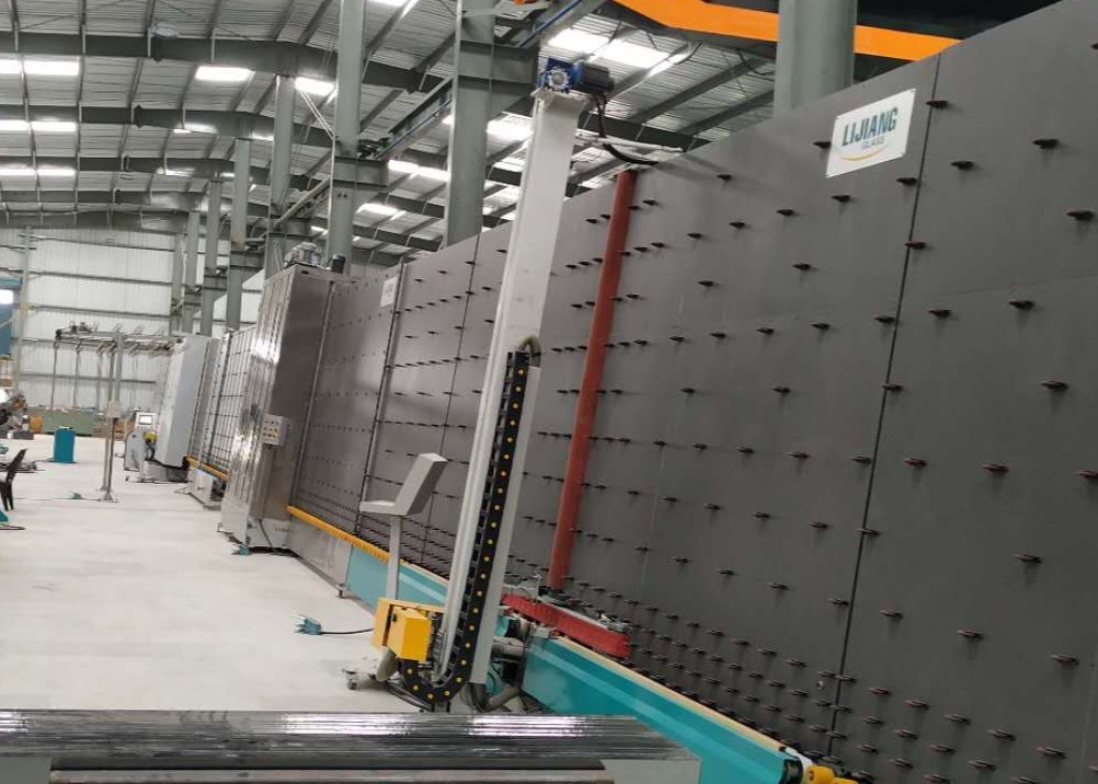 Máy đóng dấu thành phần đôi 2500mm tự động cho chế biến thủy tinh rỗng cách điện thủy tinh kép