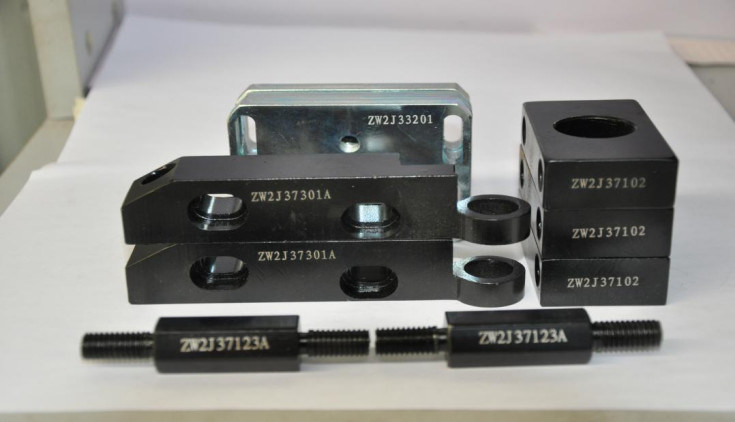 Màu sắc tùy chỉnh góc chính xác ± 0,5mm Máy uốn cong Spacer