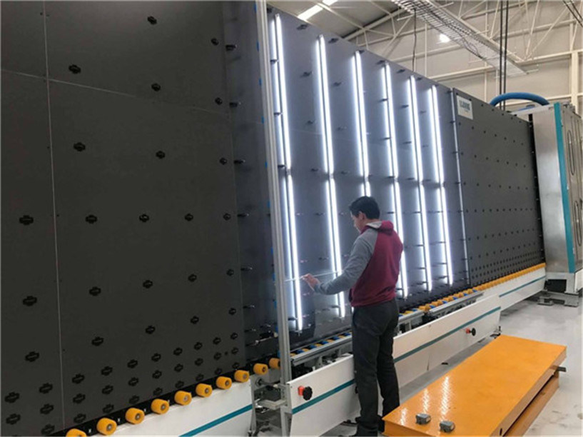 Dây chuyền sản xuất kính cách nhiệt phẳng 3-15mm với 3 cặp bàn chải rửa mềm Low E