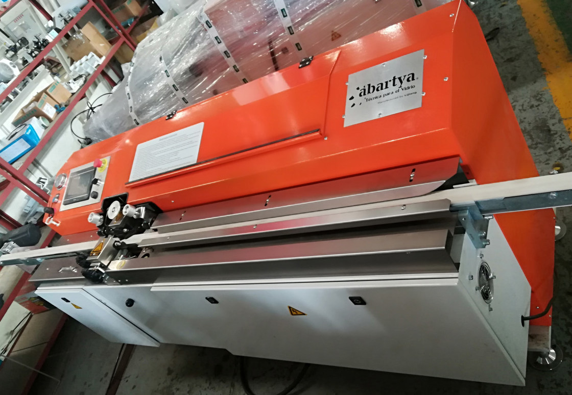 Máy ép đùn 47m / phút Máy Butyl nóng chảy cho Máy kính kép