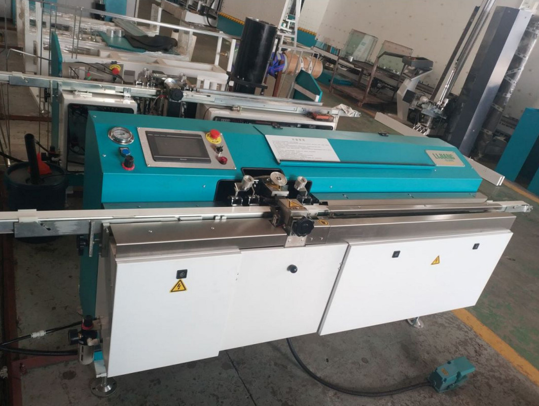 Máy sơn nóng chảy 10mpa bằng thủy tinh cách nhiệt để trải đều khung nhôm cách nhiệt